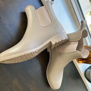 Lady / girl size 7  Beige Rubber Rain proof Chelsea Boots